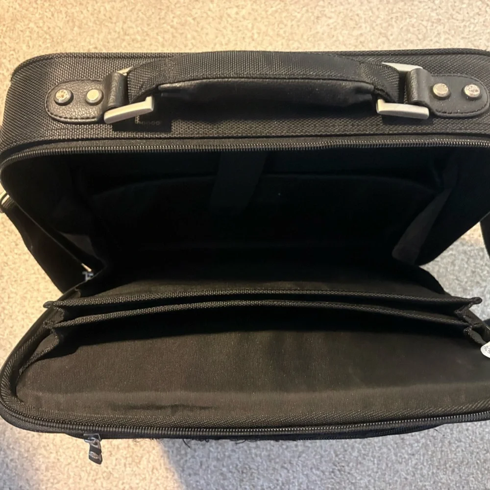 Dell Black Compact Laptop Messenger Bag with Shoulder Strap